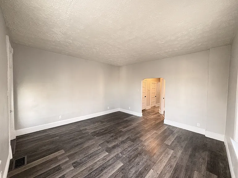 109 S 13th St — Photo 3