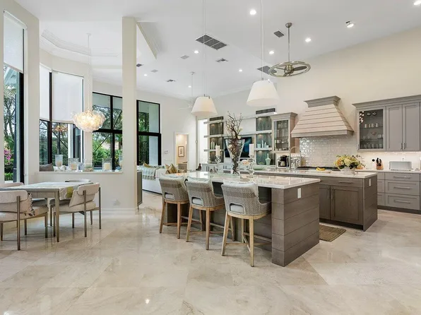 104 Saint Martin Drive, Palm Beach Gardens, FL 33418