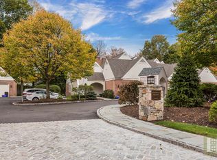24 Sedgwick Village Ln, Darien, CT 06820