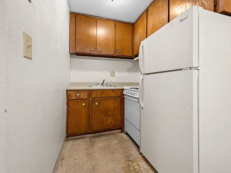 35 Deerfield Ct #C1 — Photo 4