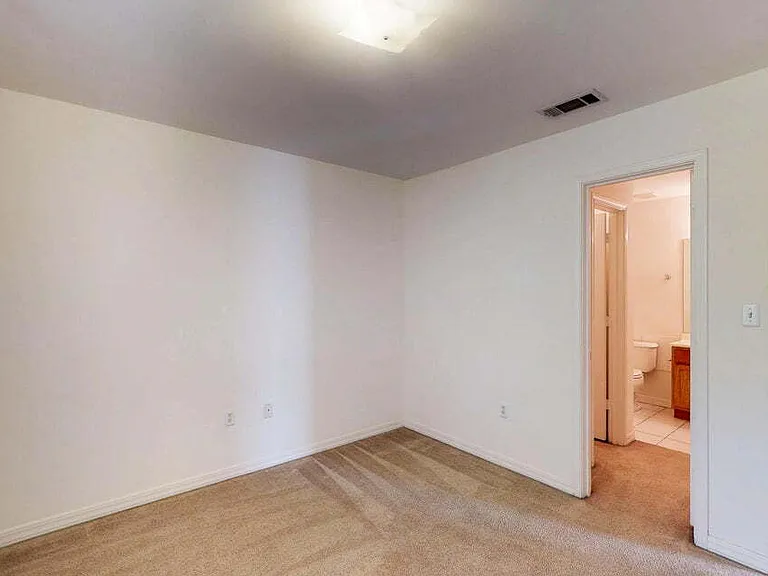 895 Silverwood Dr #3 — Photo 11