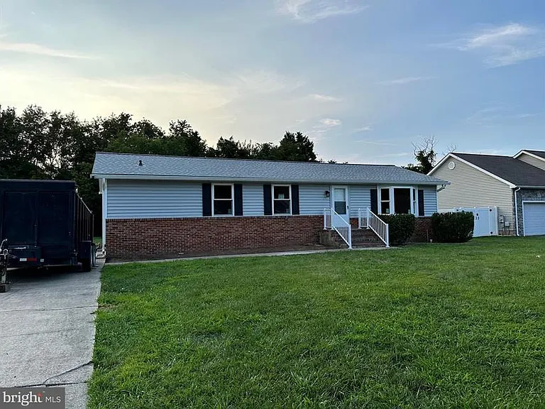 45 Bryan Dr — Photo 1