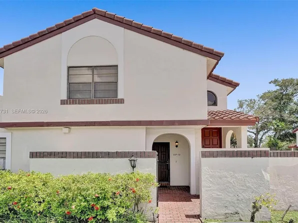337 Ives Dairy Rd APT 12, Miami, FL 33179