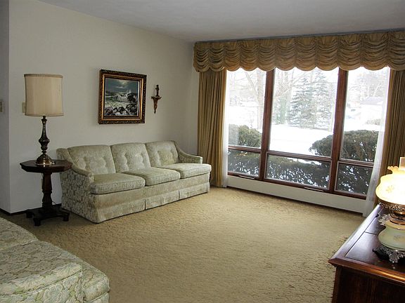 5th image of 3101 Hilltop Dr