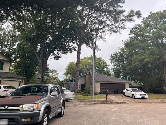 3rd image of 8122 Solana Dr
