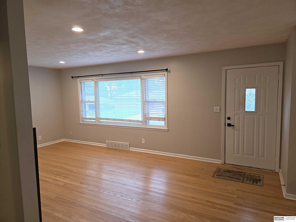 2nd image of 5117 N St
