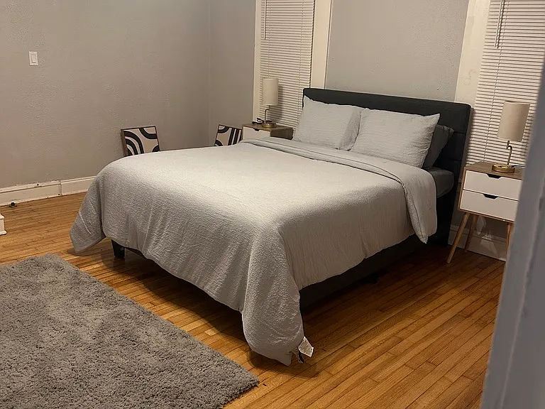 2214 6th Ave — Photo 3
