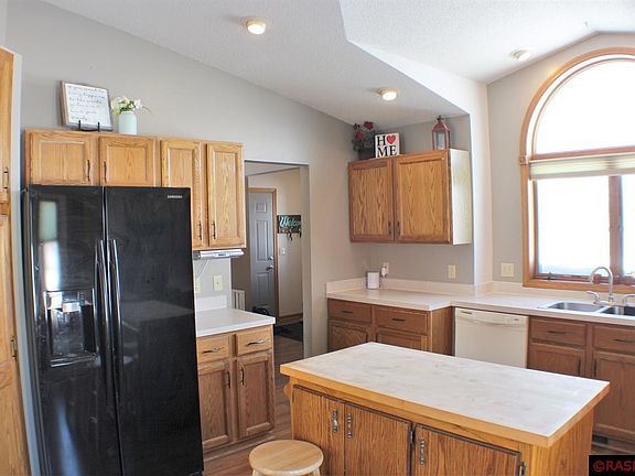 4th image of 417 Thomas Dr