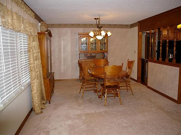 4th image of 707 Flower Lane Dr