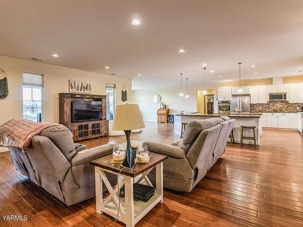 11651 Yakima Valley Hwy, Zillah, WA 98953