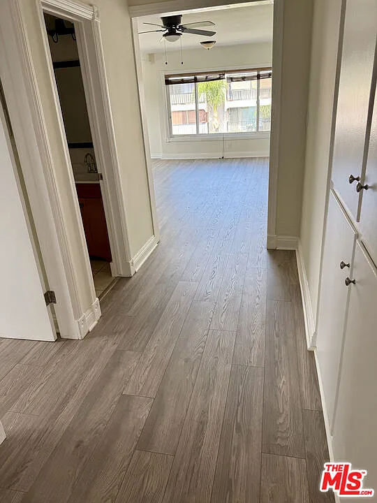 2 bed, 1.5 bath, 937 sqft, $2,400 — Photo 3