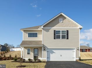 17050 Rollins Rd, Bowling Green, VA 22427