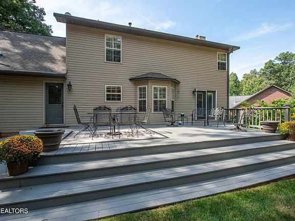 3rd image of 464 Timbercreek Dr