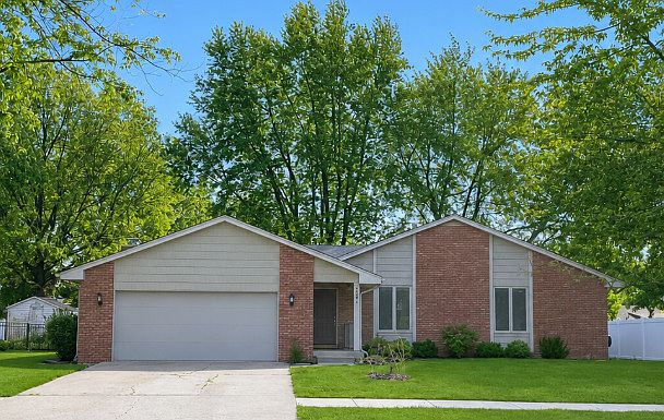 1st image of 248 Fox Trail Dr