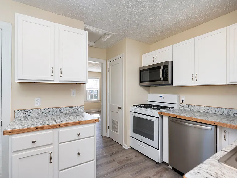 144 River Rd — Photo 3