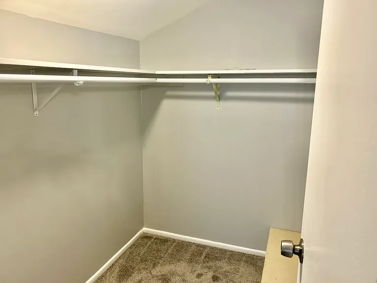 126 Honeysuckle Ct — Photo 7