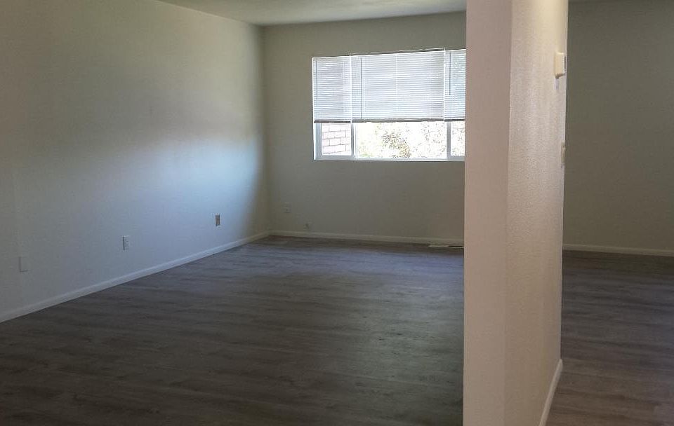 2nd image of 409 E Cherry Ave APT 2