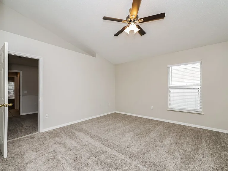 12814 Lake Vista Dr — Photo 9