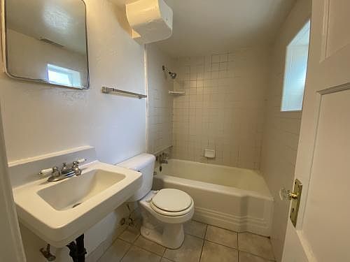 4th image of 411 E 6th Ave