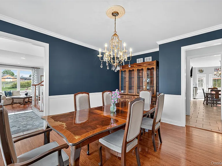 11 Dorian Way — Photo 20