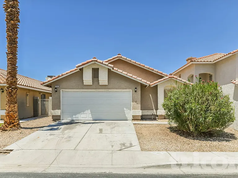 5582 Super Bowl Dr — Photo 1