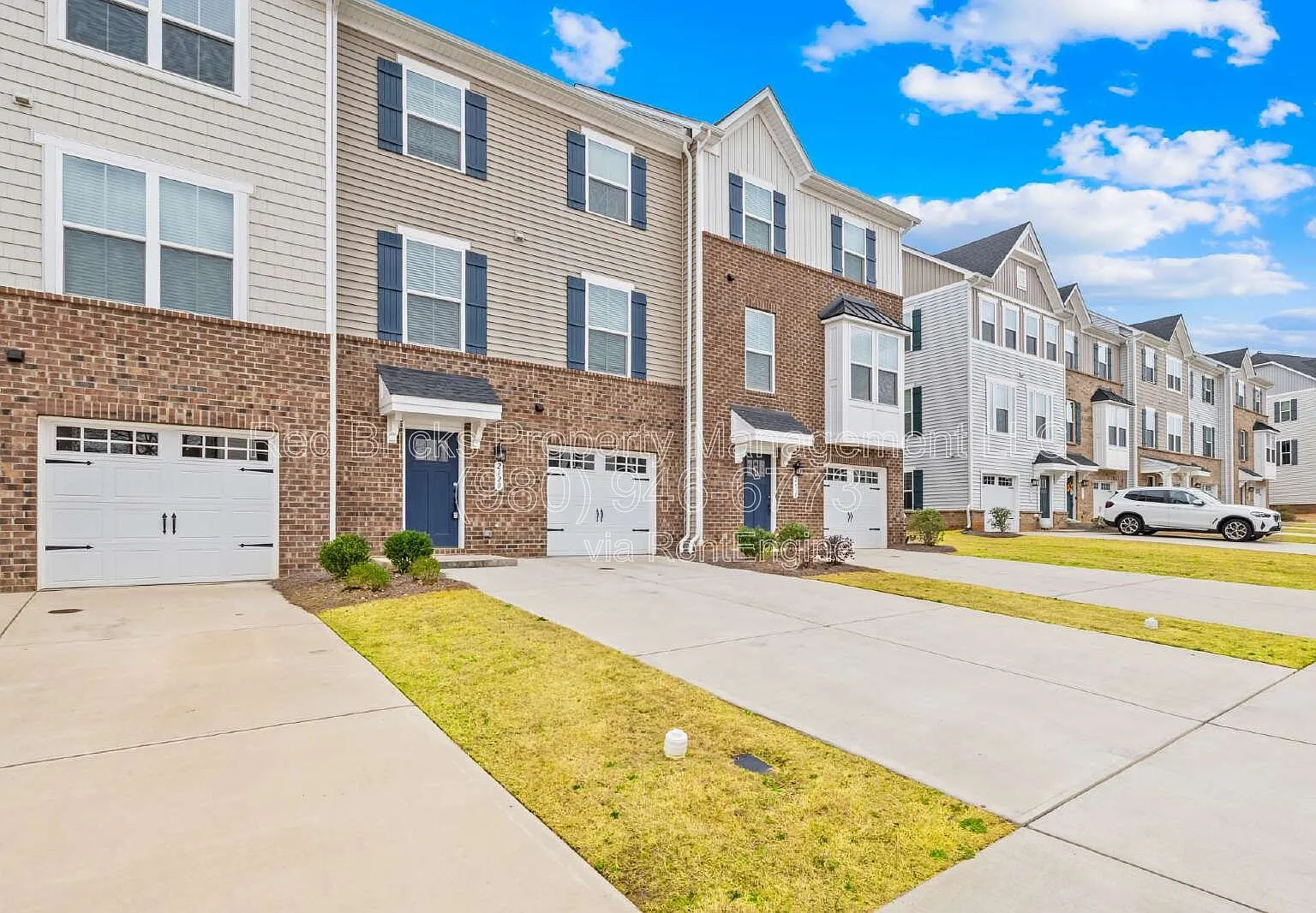 3 bed, 3.0 bath, 1820 sqft, $2,495 — Photo 2