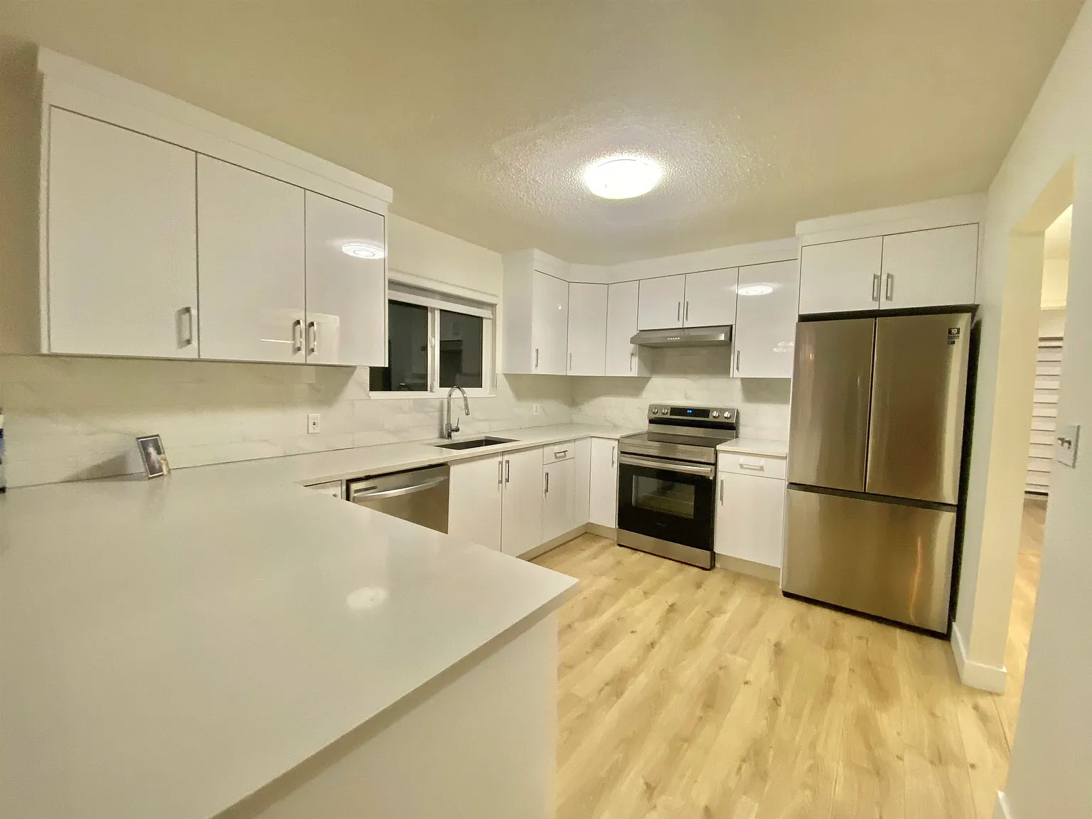 3 bed, 1168 sqft, $2,700 — Photo 3