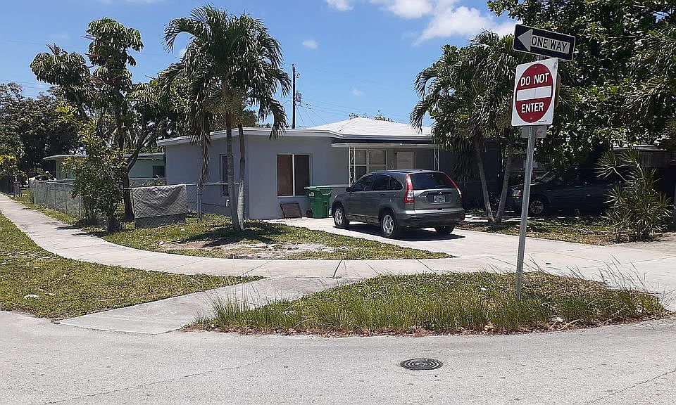 1st image of 595 NW 115th St
