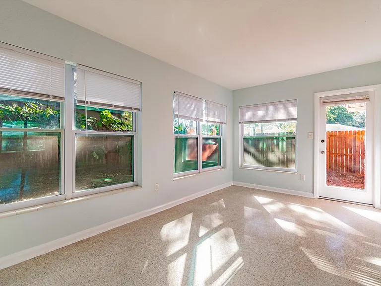 677 Oakwood Dr — Photo 19