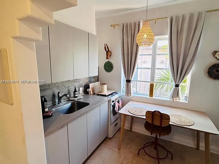 1227 Euclid Ave #7 — Photo 6