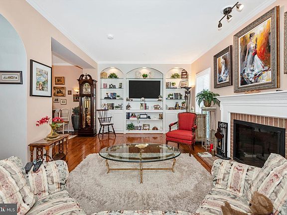 4th image of 2632 Island Grove Blvd