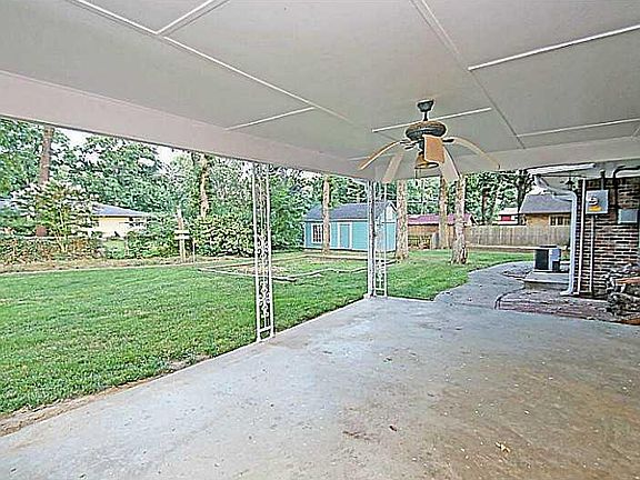 2nd image of 919 S 14th Pl