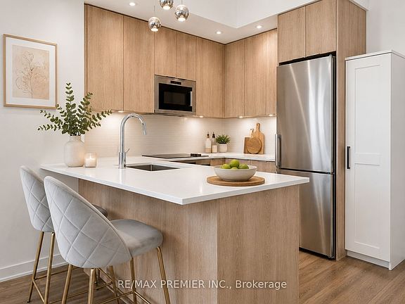 5th image of 99 Eagle Rock Way #1012