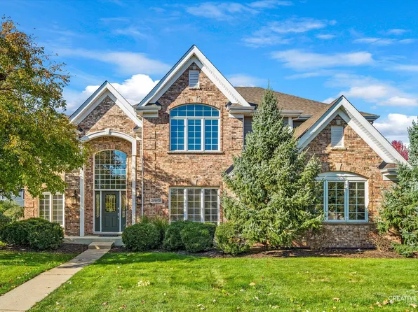 39W415 Washburn Pl, Geneva, IL 60134