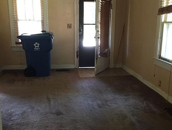 2nd image of 3351 S Lyons Ave