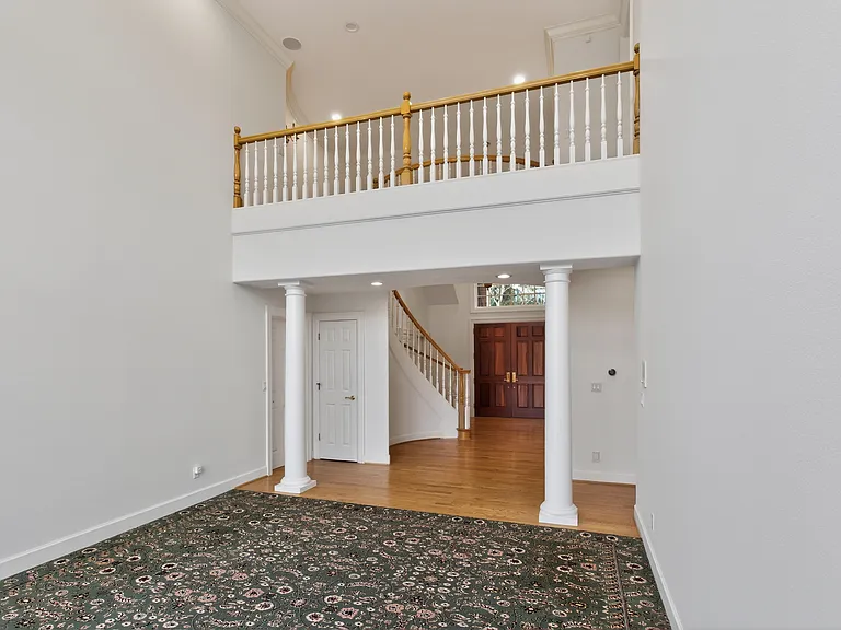 1645 SE Oak Shore Ln #1 — Photo 8