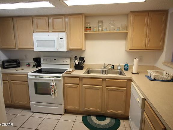 4th image of 711 N Halifax Ave APT 107