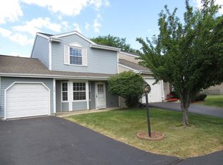 736 Yale Ln, Island Lake, IL 60042