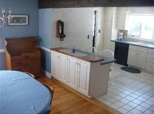 5th image of 21 Dahlia Ave