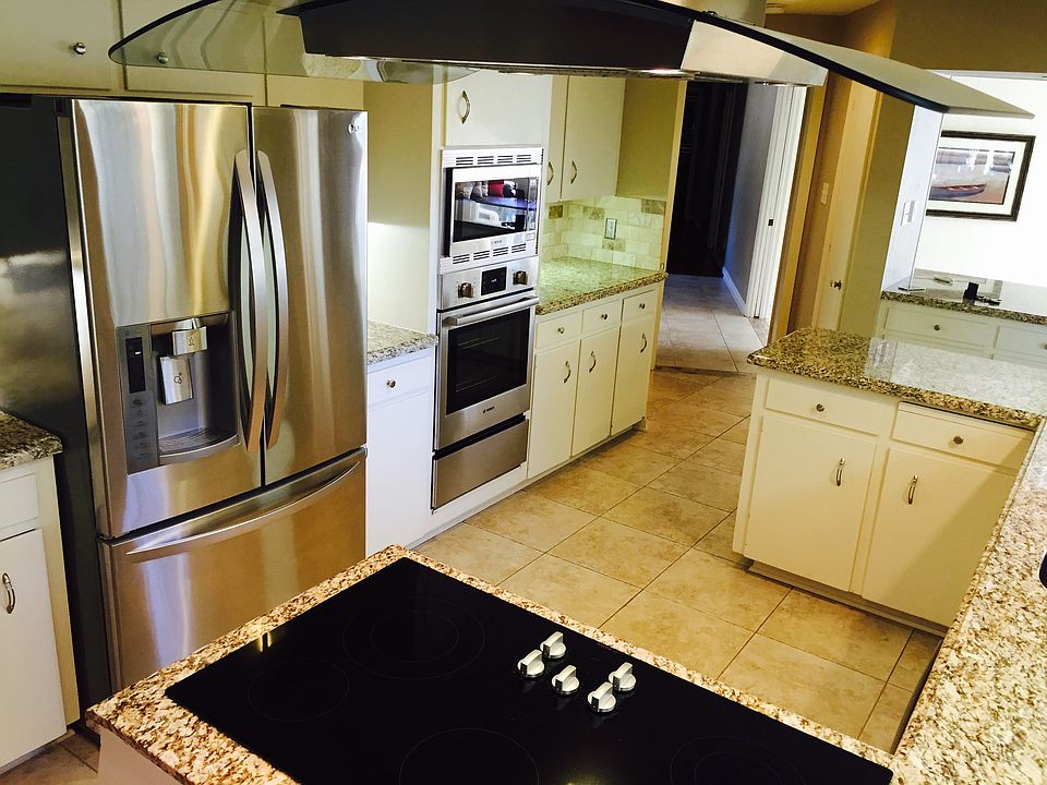 2nd image of 10203 Cliffwood Dr