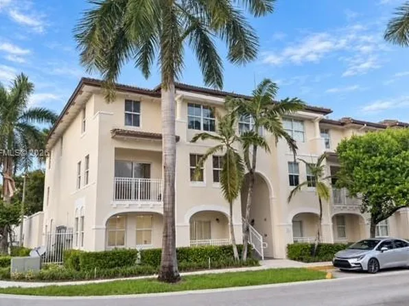 11401 NW 89th St APT 111, Doral, FL 33178