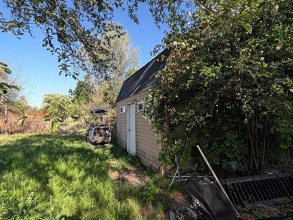4th image of 3408 Poleline Rd