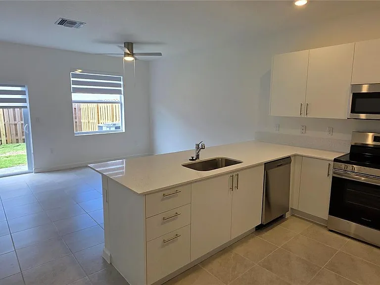 17962 SW 357th Ter #17962 — Photo 3