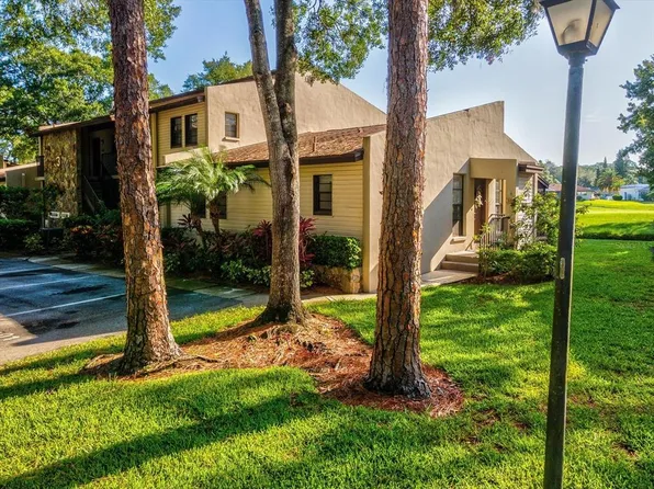 1000 Tarpon Woods Blvd APT 301, Palm Harbor, FL 34685