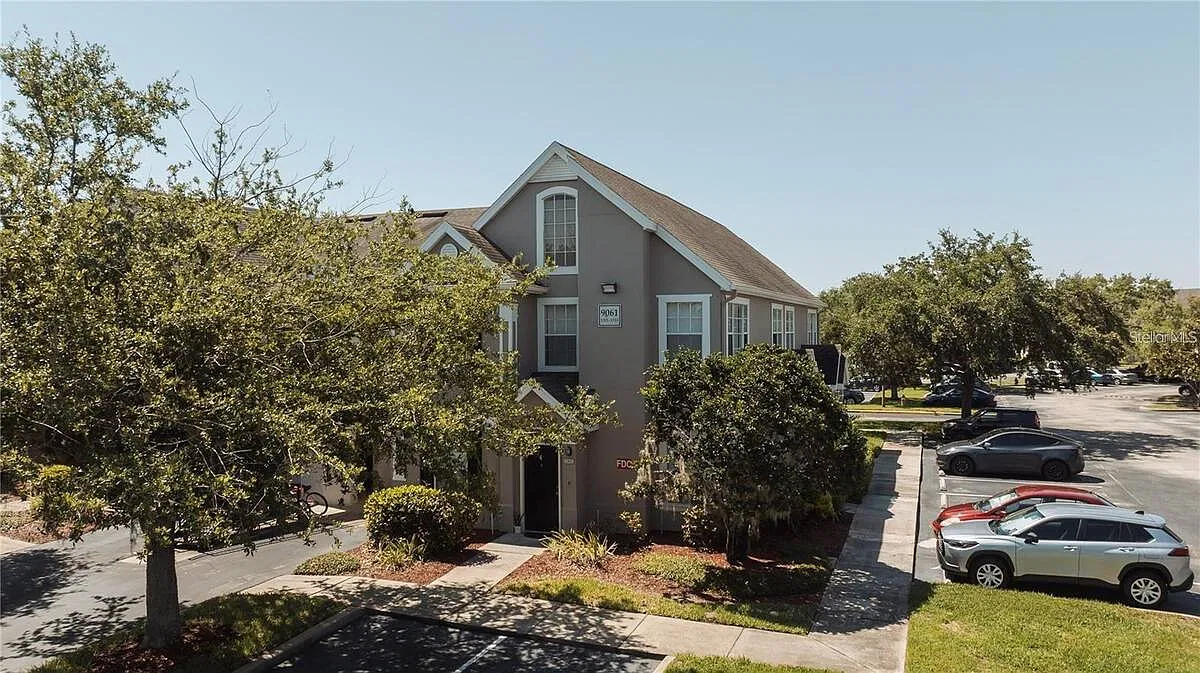 1 bed, 1.0 bath, 776 sqft, $1,450 — Photo 1