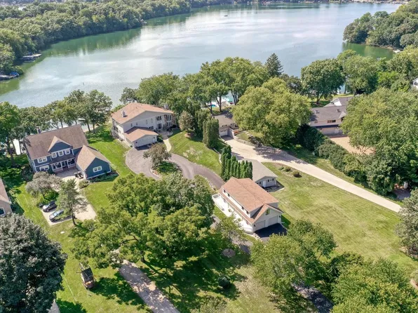 N9467 East Shore ROAD, Mukwonago, WI 53149