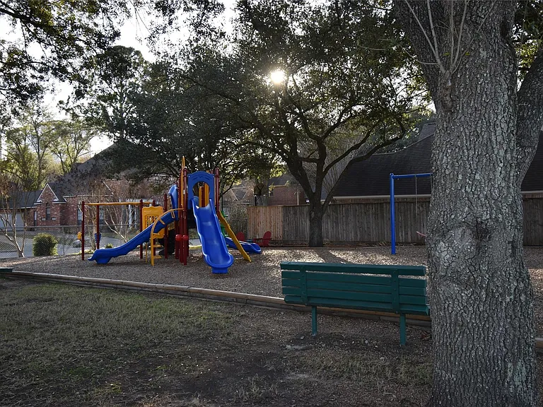 1307 Westwick Forest Ln — Photo 24