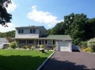 54 Johnson Ave S, Kings Park, NY 11754