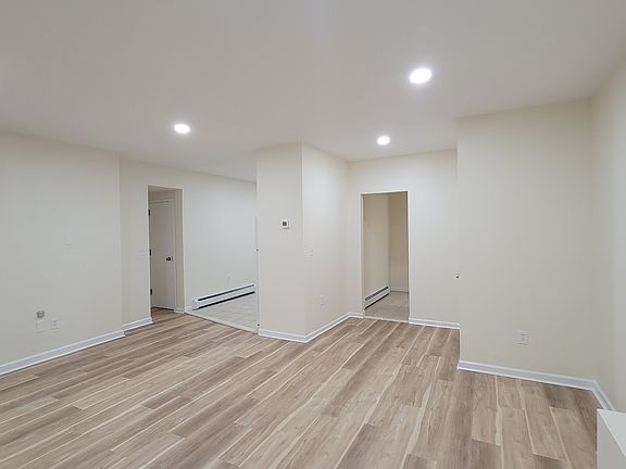2nd image of 228 Orchard St #1R