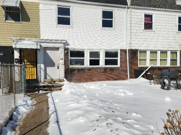 5717 Fleetwing Dr, Levittown, PA 19057